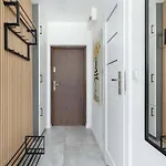 Bright Sea View On Promenada Gwiazd By Renters شقة