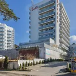 Bright Sea View On Promenada Gwiazd By Renters *