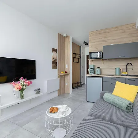 Apartment Bright Sea View On Promenada Gwiazd By Renters Misdroy